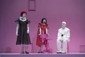 Lo zoo di vetro tra clown e Pierrot