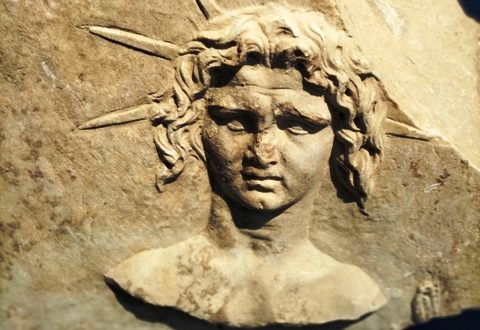 Altare votivo con dedica a Helios-Sol e nume di Domiziano